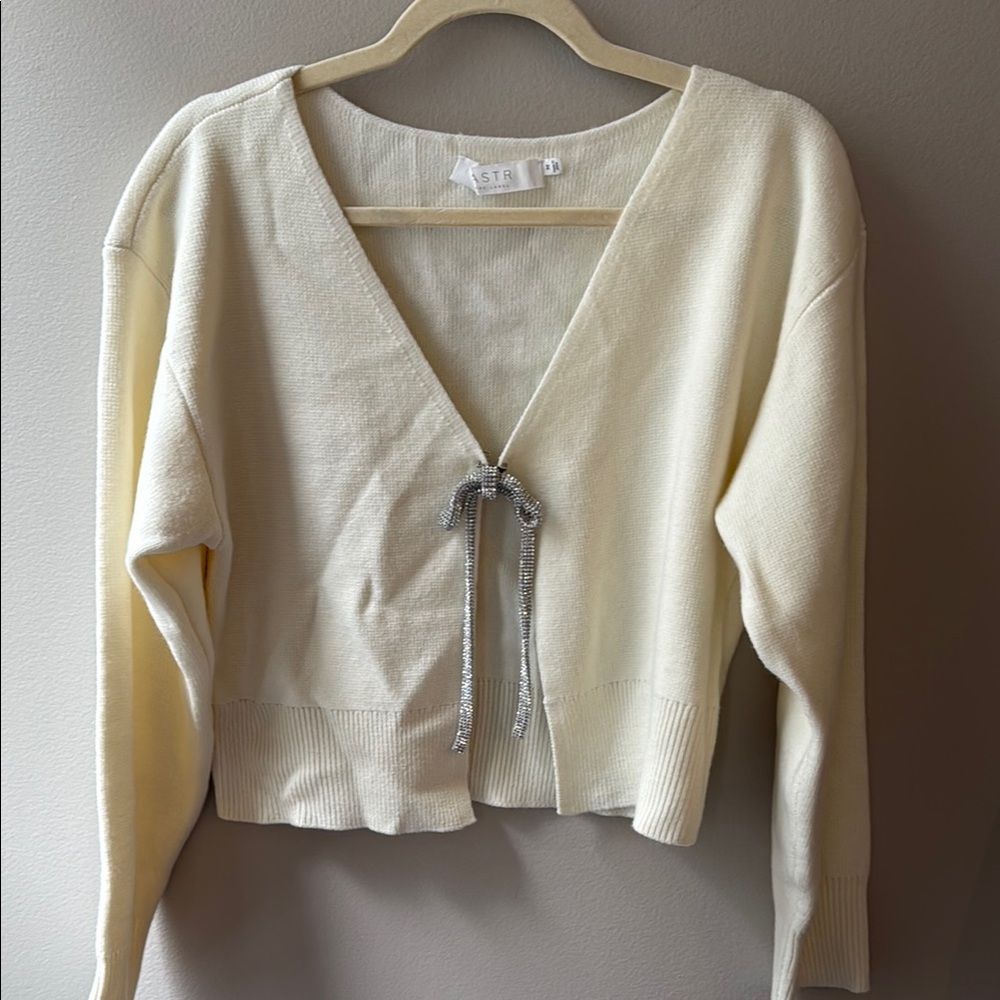 ASTR the Label - Cream V-Neck Sweater with Silver Rhinestone Bow
